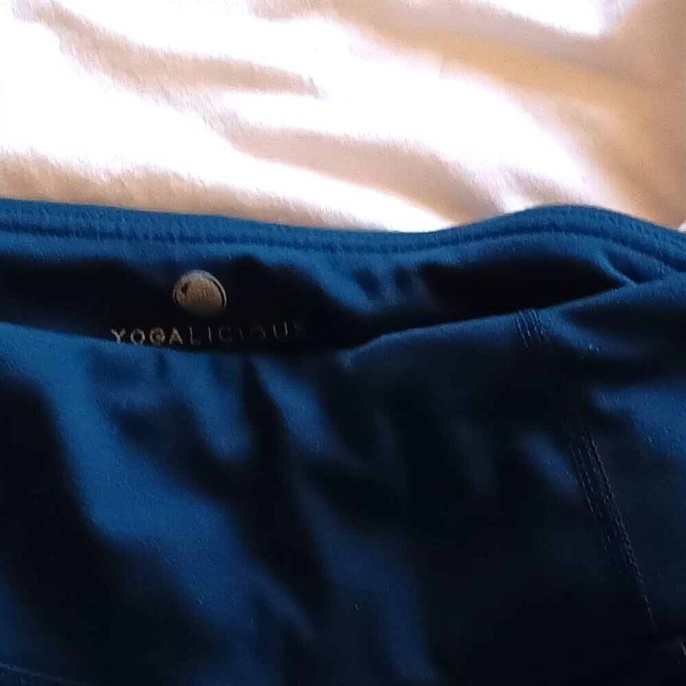 TEAL BLUE YOGALICIOUS PANTS, ANN TALOR LOFT TOP W/ ELASTICIZED NECKLINE - Picture 4 of 10